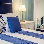 Bed and Breakfast By The River 3*