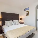 Bed & Breakfast By The River