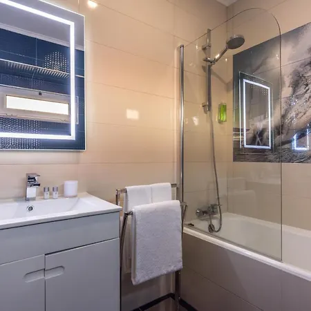 By The River B&B 페하구도