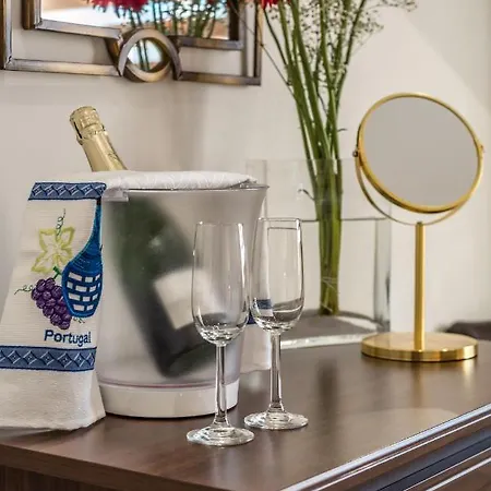 By The River 페하구도