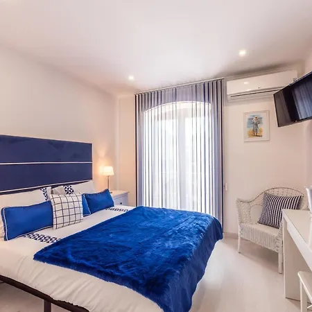 Bed & Breakfast By The River