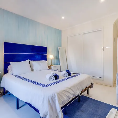 By The River Bed and breakfast