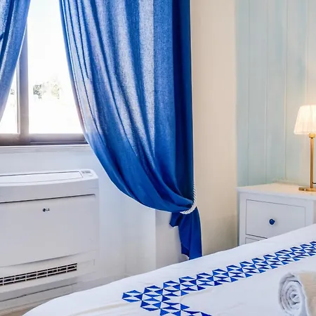 By The River Bed and breakfast 3*