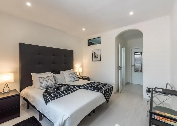 By The River 3* Ferragudo (Faro)