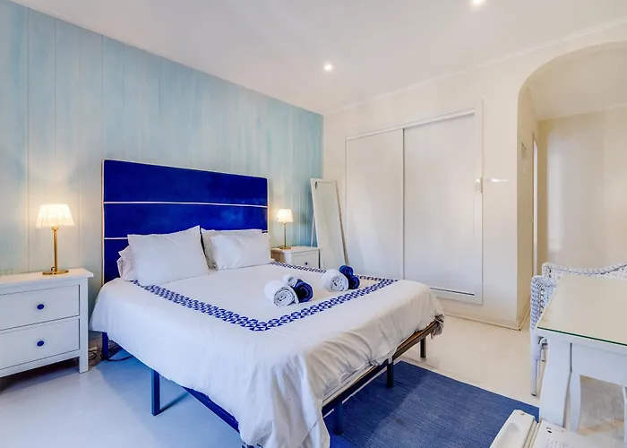 By The River Bed and breakfast