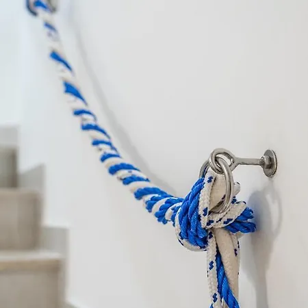 Couette-café By The River 3*